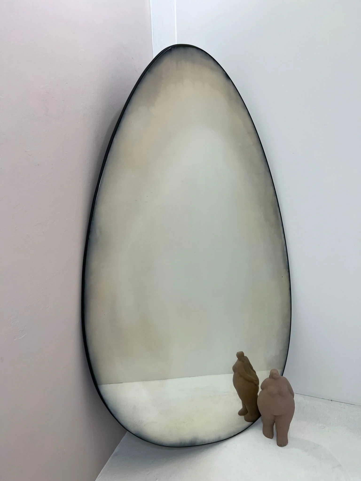 Smoked Elliptical antiqued mirror - 1685 x 980mm - Image 3