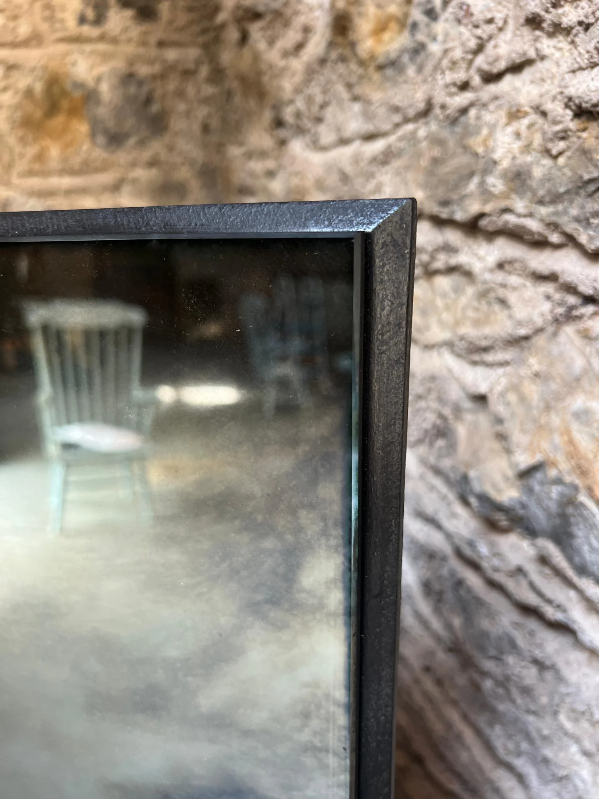 Clouded borderless antiqued mirror - 91 x 127cm - Image 2