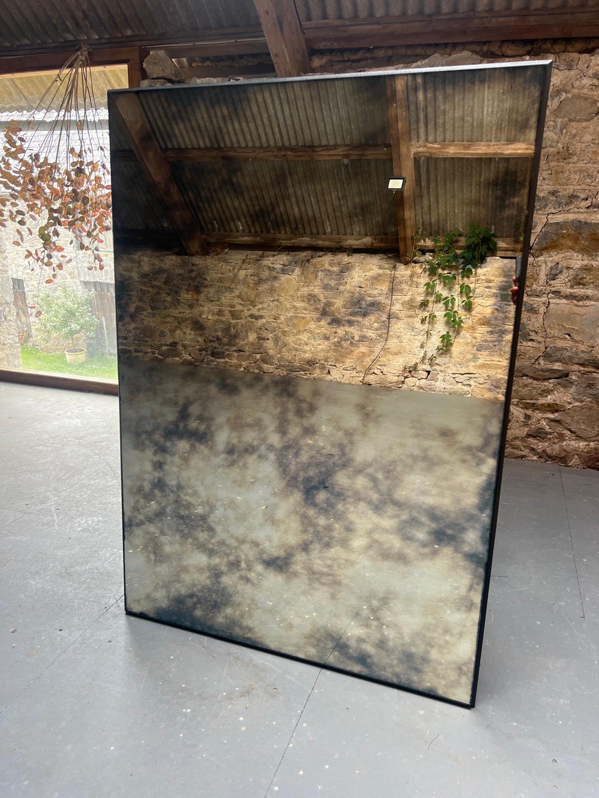 Clouded borderless antiqued mirror - 91 x 127cm - Image 3