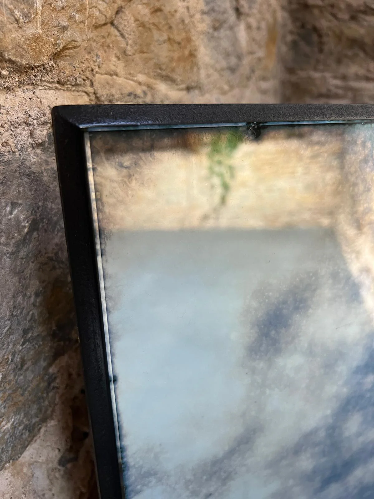 Clouded borderless antiqued mirror - 91 x 127cm - Image 4