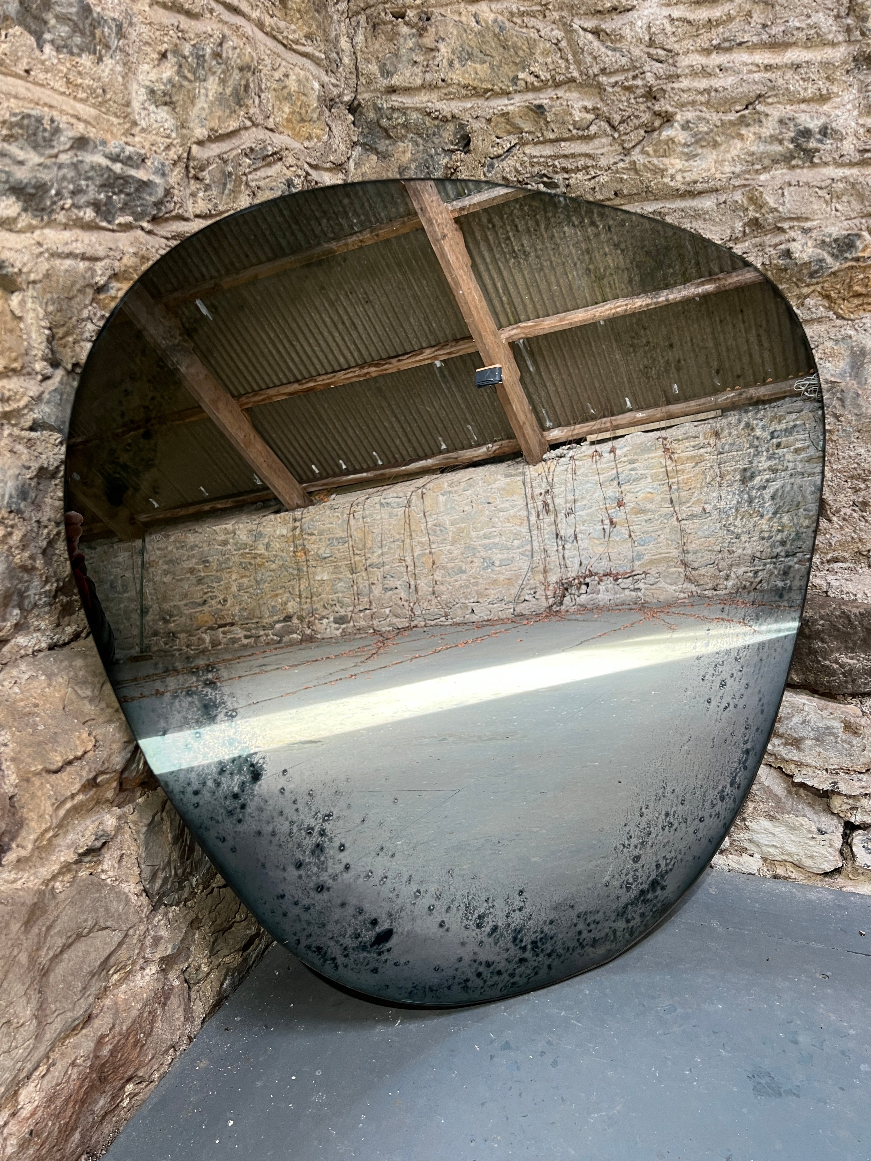 Heavy Edges Pebble - 765 x 770mm - Image 3