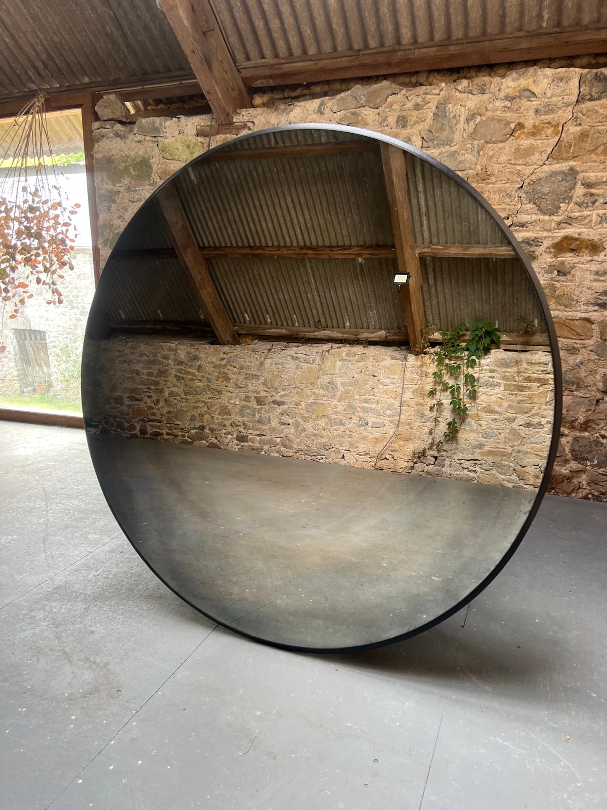 Large Smoked Circular mirror - 1200 x 1200mm - Image 4
