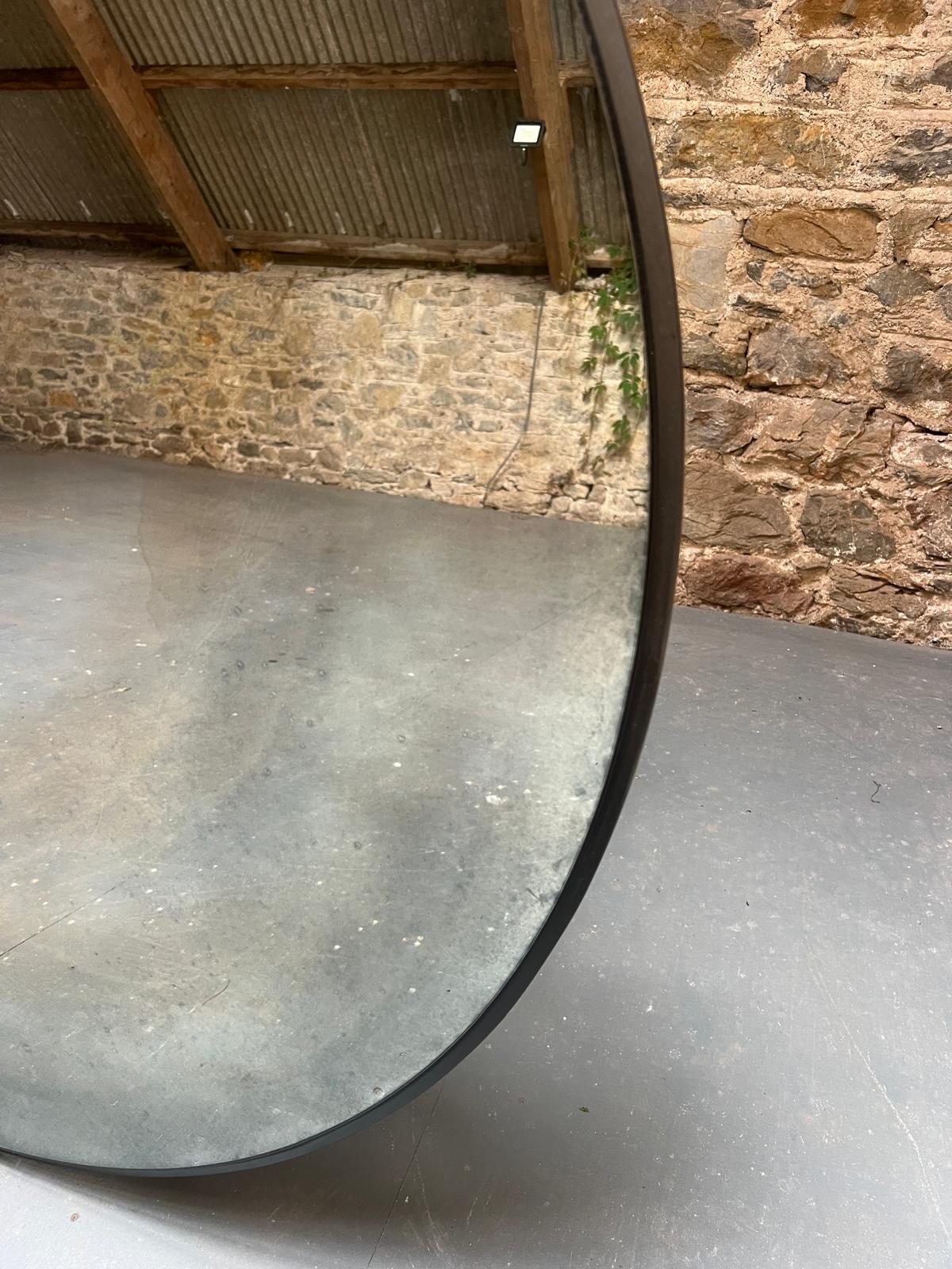 Large Smoked Circular mirror - 1200 x 1200mm - Image 5