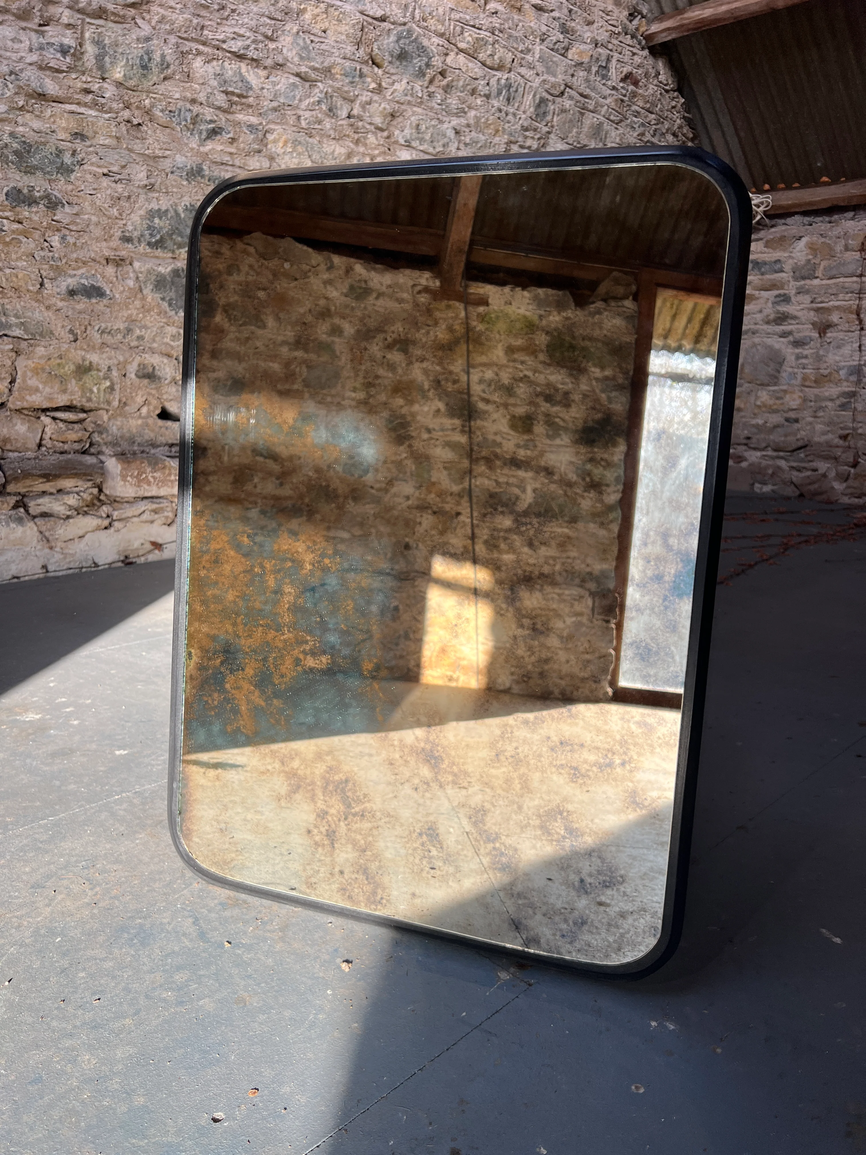 Radius Medium Vintage - 560 x 760mm - Image 3