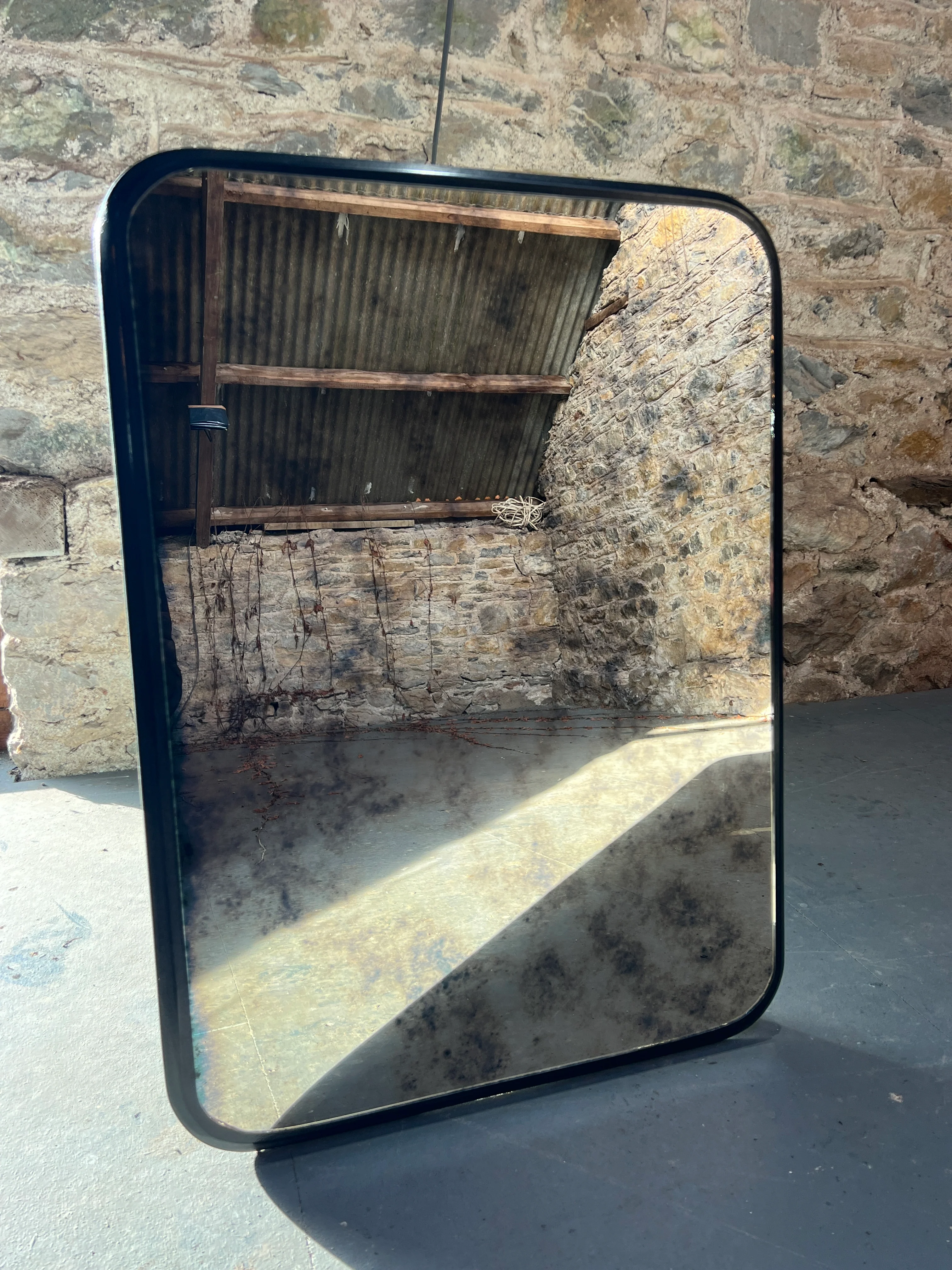 Radius Medium Vintage - 560 x 760mm - Image 4