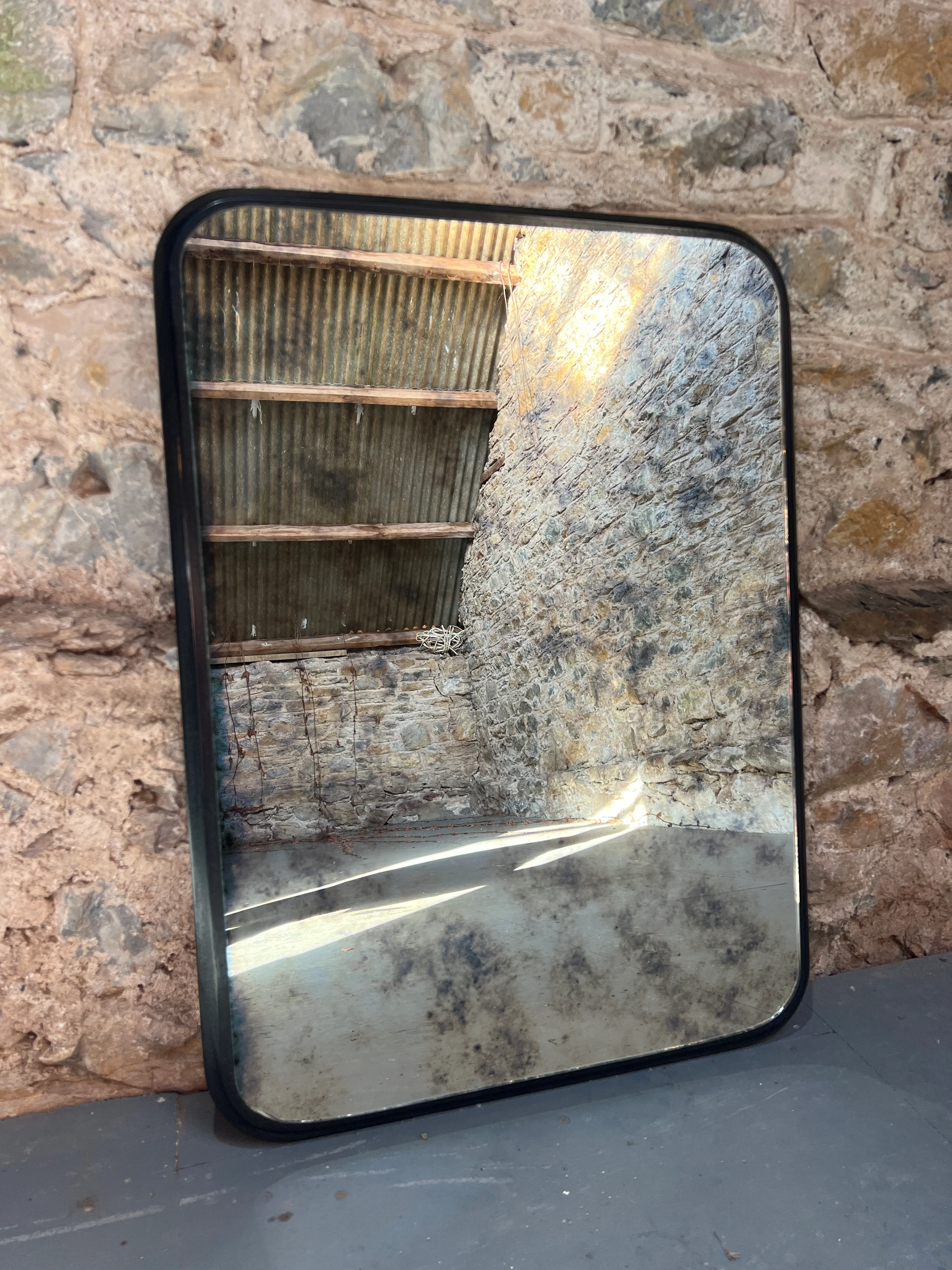 Radius Medium Vintage - 560 x 760mm - Image 5