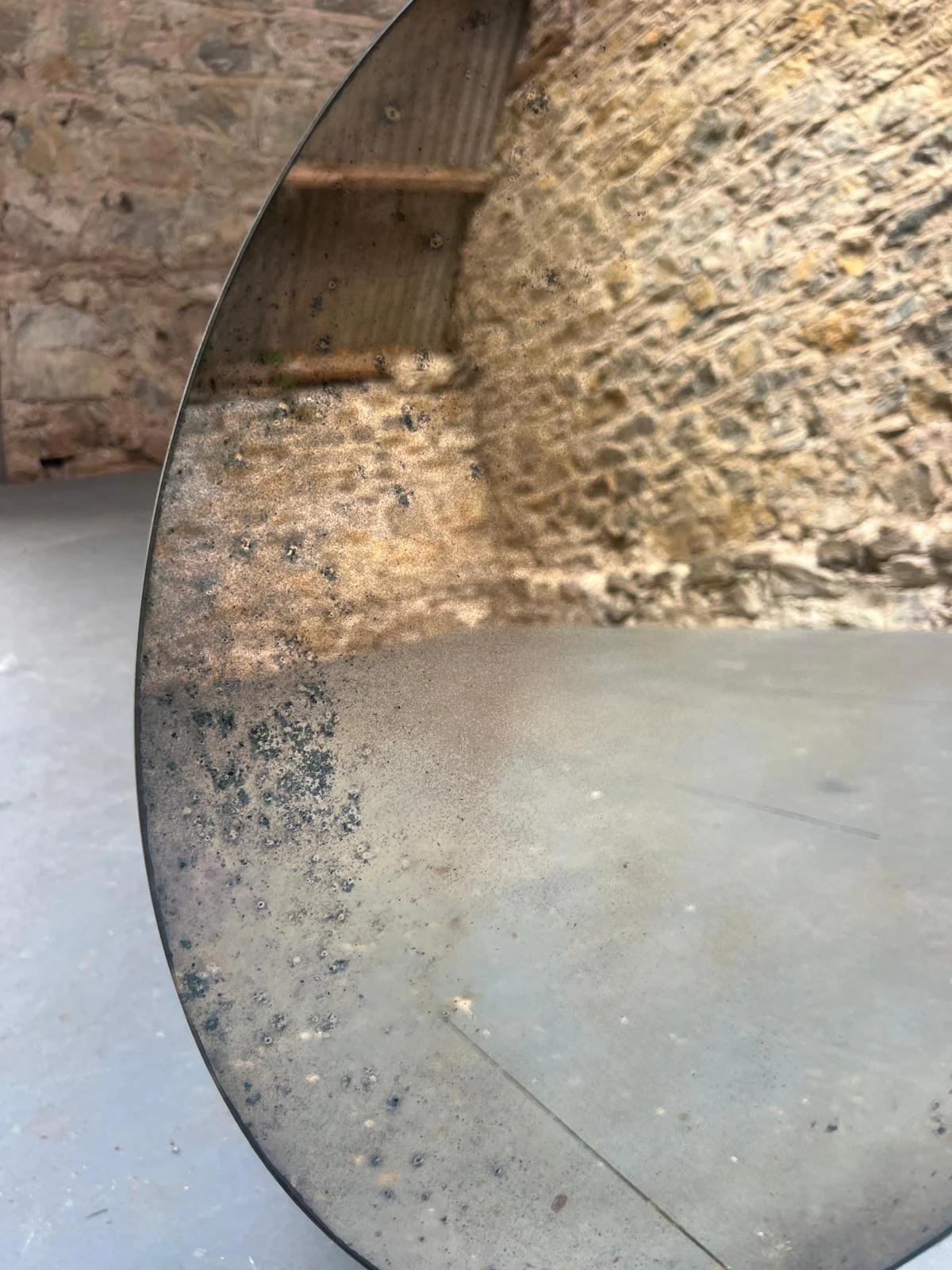 Rough Edged circle - 685 x 685mm - Image 3